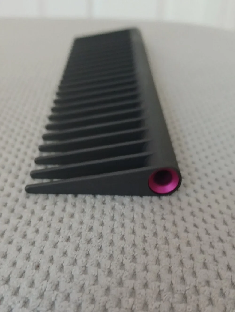 Dyson Matte Black/Fuschia Wide-Tooth Styling Comb